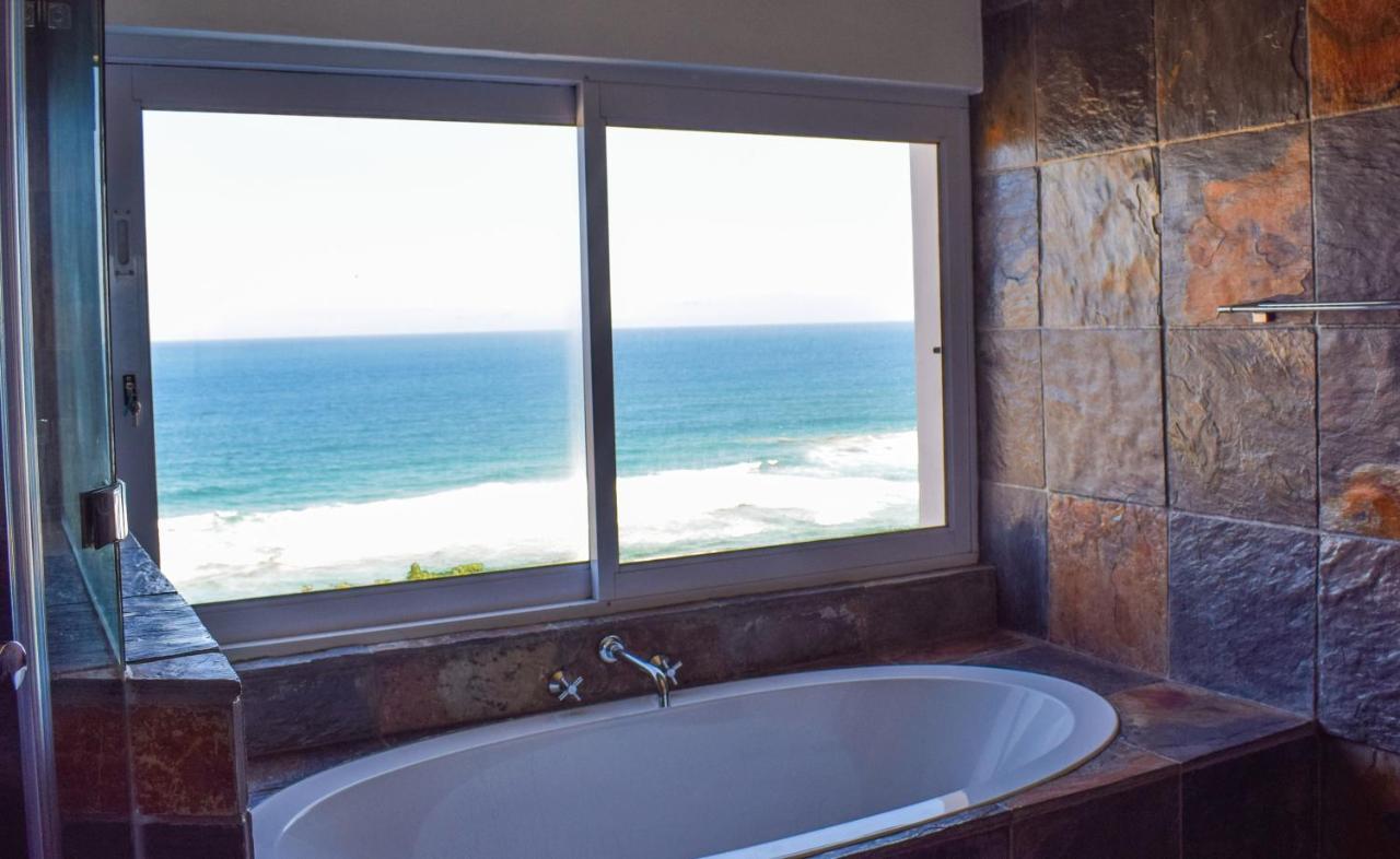 Santorini Guesthouse Amanzimtoti Extérieur photo