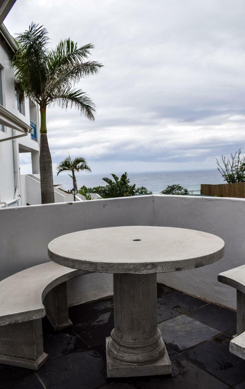 Santorini Guesthouse Amanzimtoti Extérieur photo