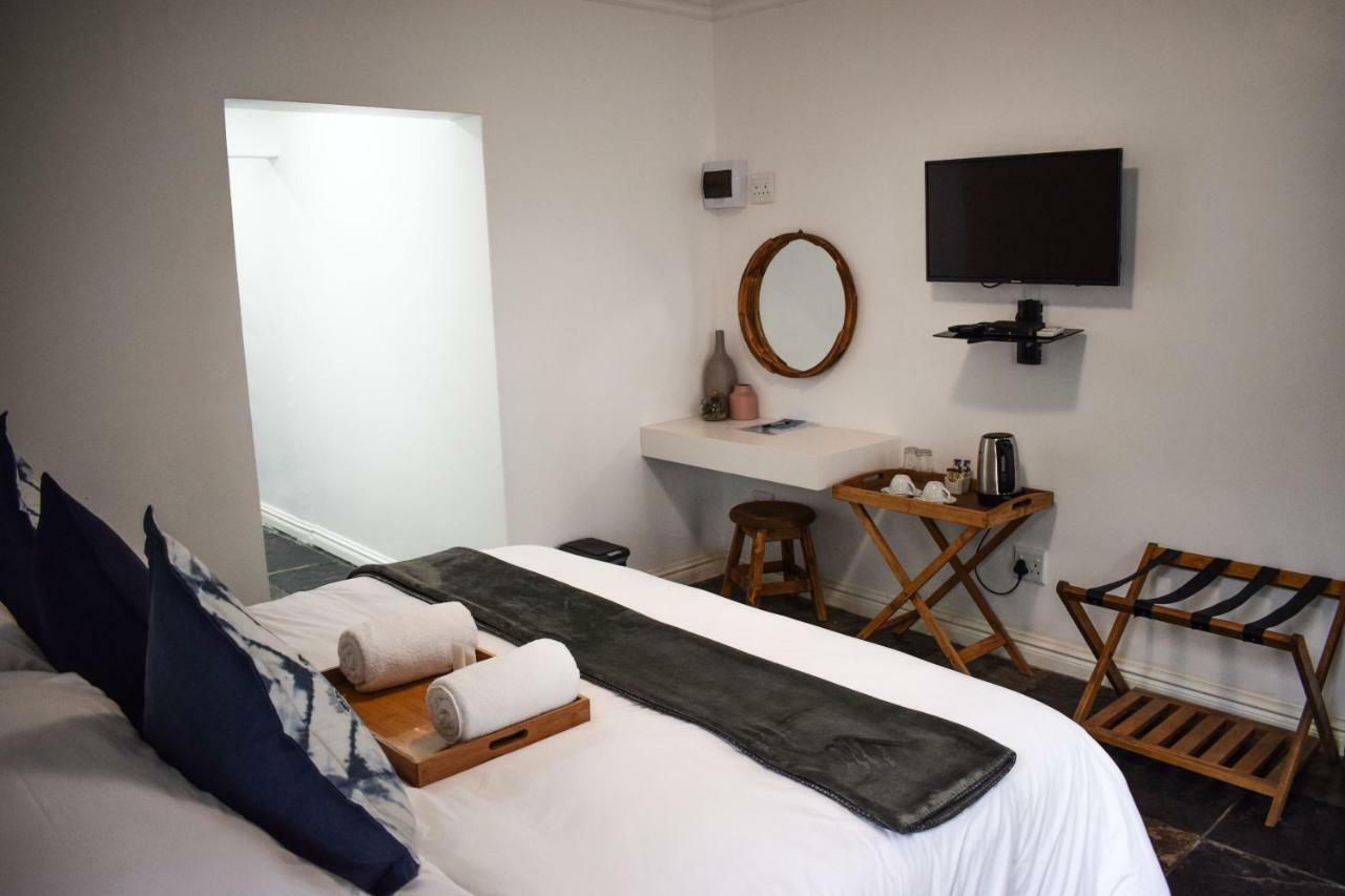 Santorini Guesthouse Amanzimtoti Extérieur photo